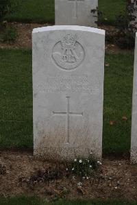 Wancourt British Cemetery - Robinson, J W